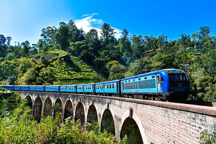 Kandy to Ella train ride on (Train No: 1005 "Podi Menike") - Photo 1 of 6